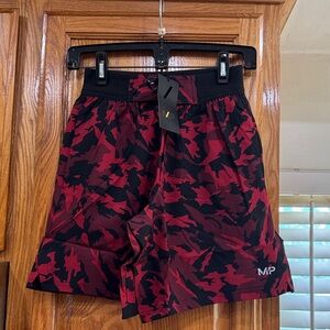 NWT MEN’s MyProtein Red and Black Camo 8” Shorts size XS (26-29)